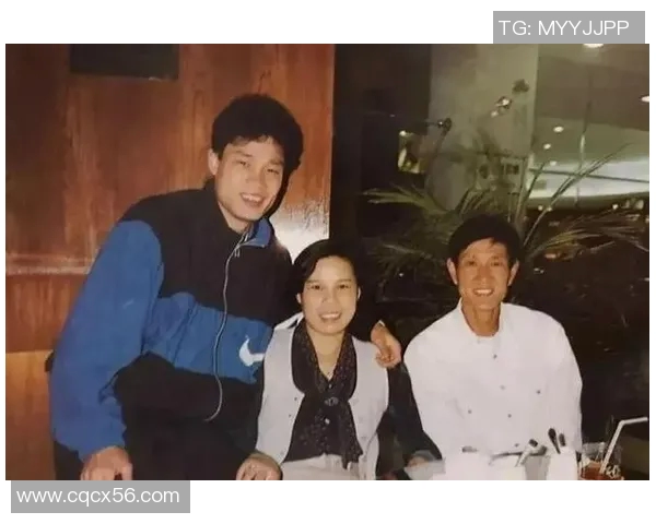 足球明星父子档揭秘：那些在绿茵场上共同闪耀的传奇人物